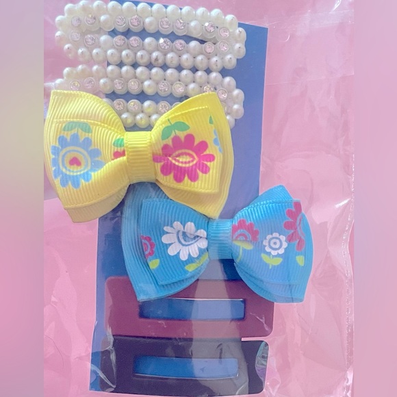 Multiple accessories for little princess, clips, purse,bands, bags & photo frame - Picture 4 of 12